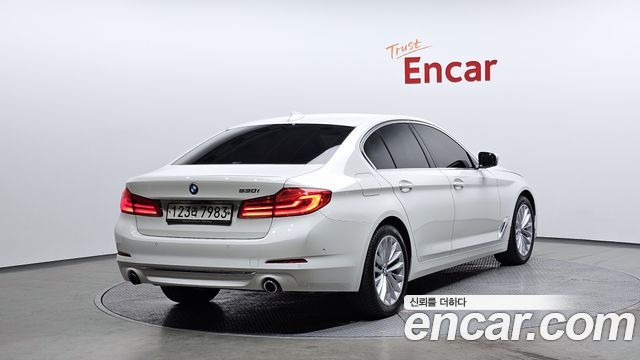 BMW 5-Series 530i Luxury Plus