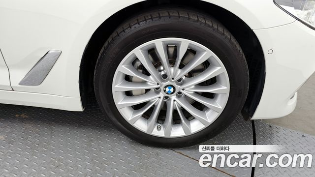 BMW 5-Series 530i Luxury Plus