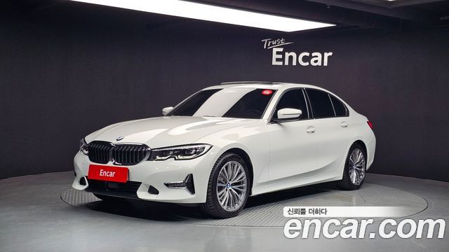 BMW 3-Series 320i Luxury