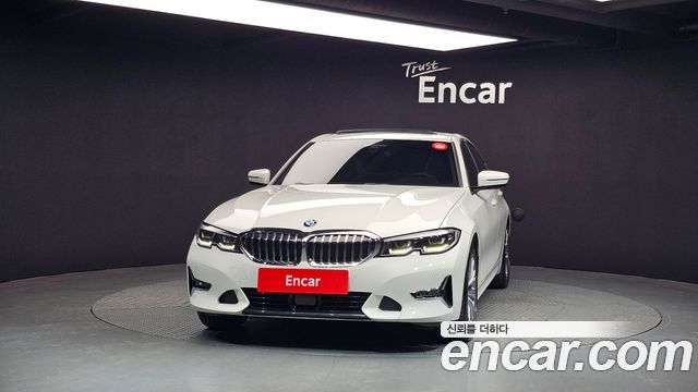 BMW 3-Series 320i Luxury