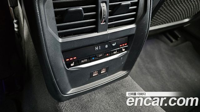 BMW 3-Series 320i Luxury