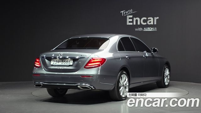 Mercedes-Benz E-Class E300 4MATIC Exclusive