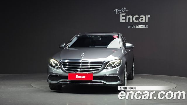 Mercedes-Benz E-Class E300 4MATIC Exclusive