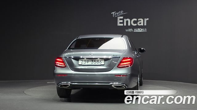 Mercedes-Benz E-Class E300 4MATIC Exclusive