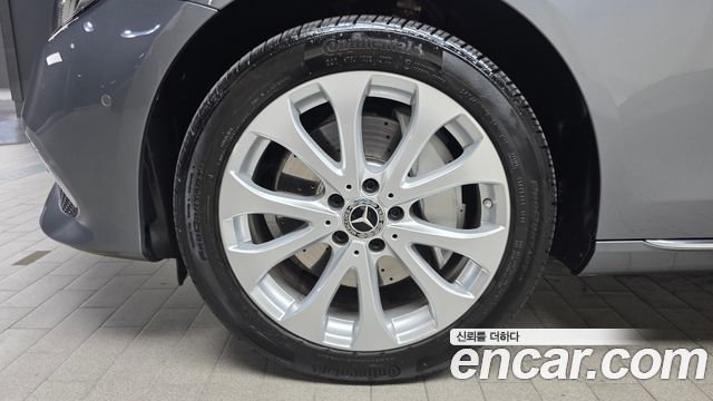 Mercedes-Benz E-Class E300 4MATIC Exclusive