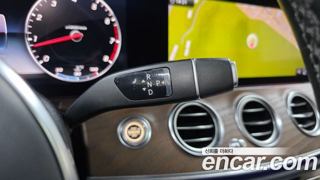 Mercedes-Benz E-Class E300 4MATIC Exclusive