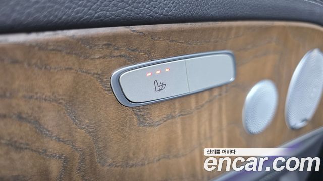 Mercedes-Benz E-Class E300 4MATIC Exclusive