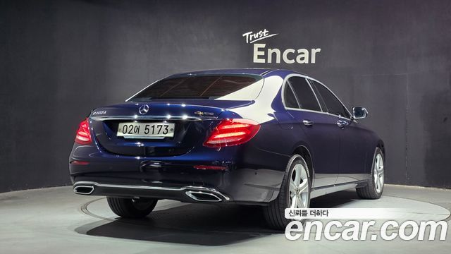 Mercedes-Benz E-Class E220d 4MATIC Avantgarde