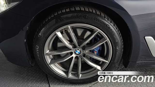 BMW 5-Series 530i M Sport Package Plus