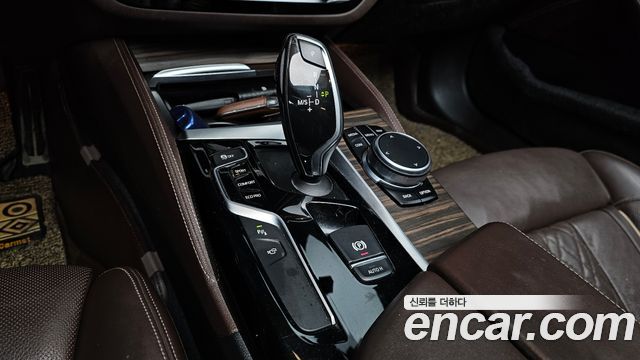 BMW 5-Series 530i M Sport Package Plus