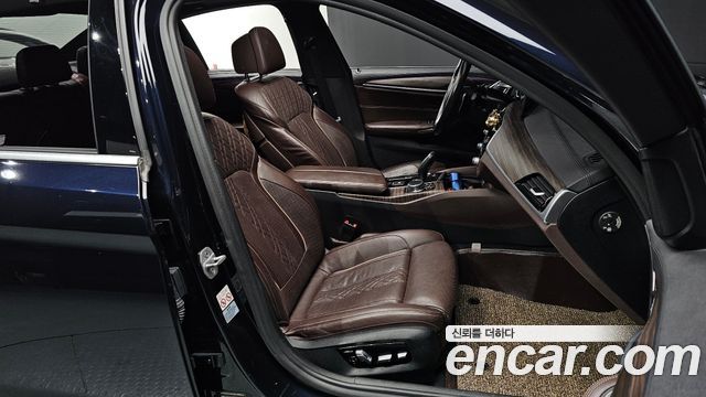 BMW 5-Series 530i M Sport Package Plus