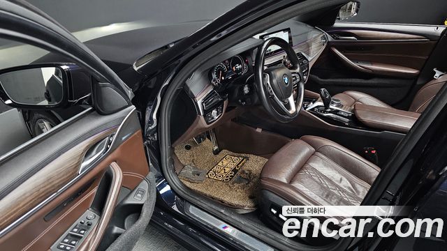 BMW 5-Series 530i M Sport Package Plus
