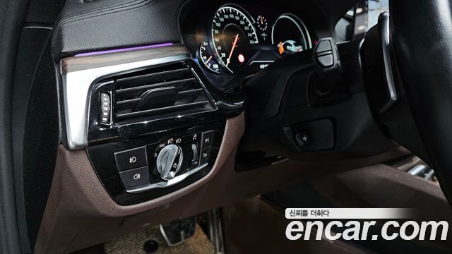 BMW 5-Series 530i M Sport Package Plus
