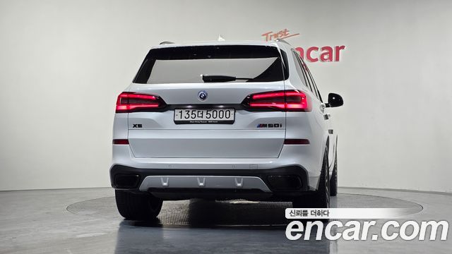 BMW X5 M50i