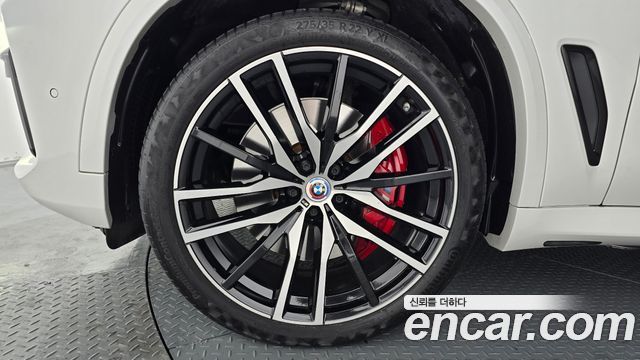 BMW X5 M50i