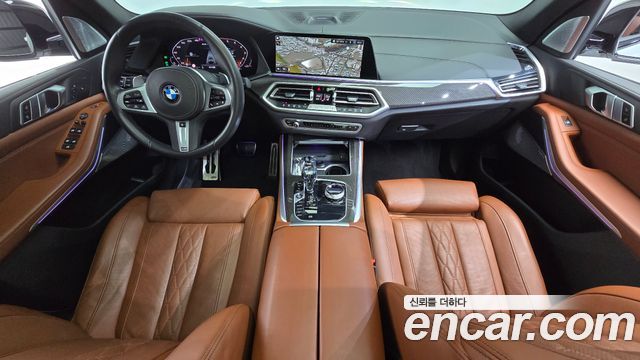 BMW X5 M50i