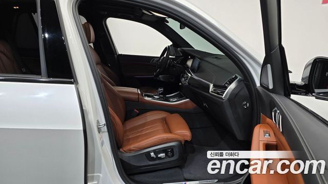 BMW X5 M50i