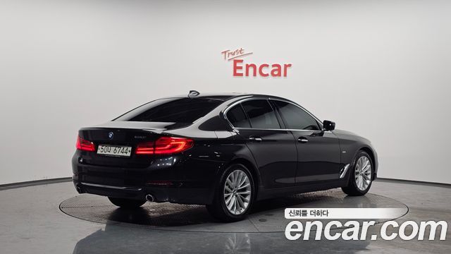 BMW 5-Series 530i Luxury Plus