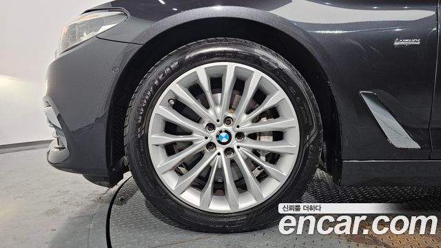 BMW 5-Series 530i Luxury Plus