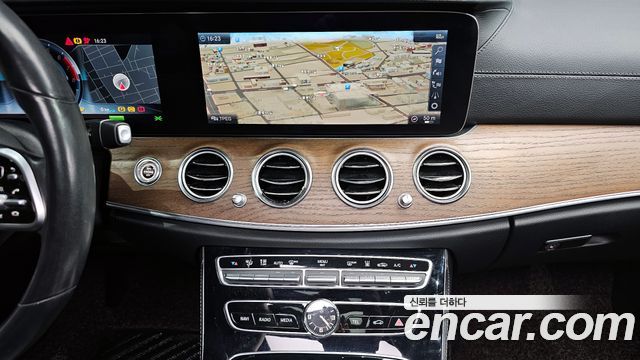 Mercedes-Benz E-Class E300e Exclusive