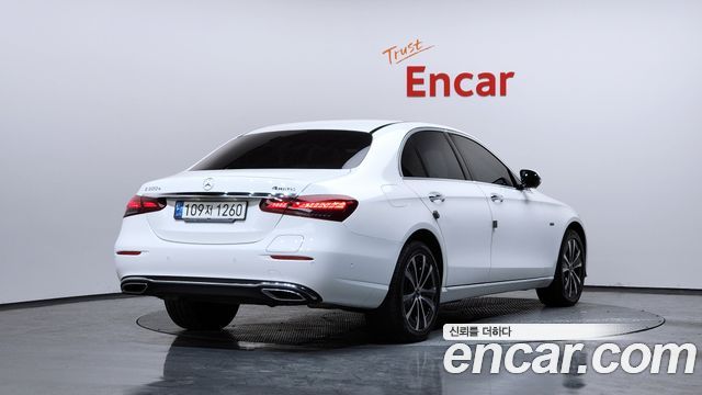 Mercedes-Benz E-Class E300e 4MATIC Exclusive