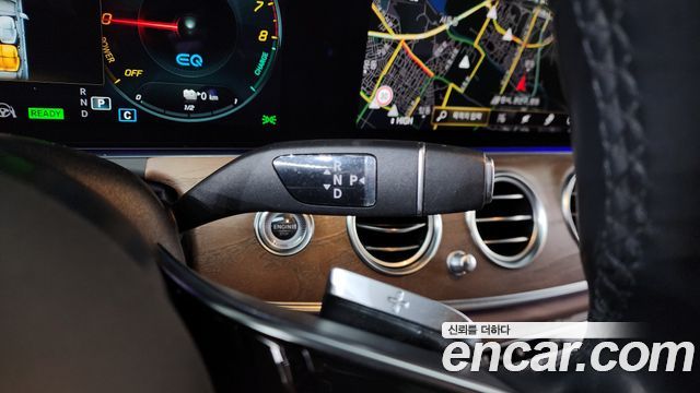 Mercedes-Benz E-Class E300e 4MATIC Exclusive