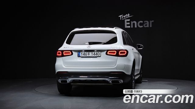 Mercedes-Benz GLC-Class GLC300e 4MATIC