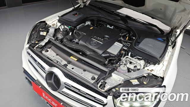 Mercedes-Benz GLC-Class GLC300e 4MATIC