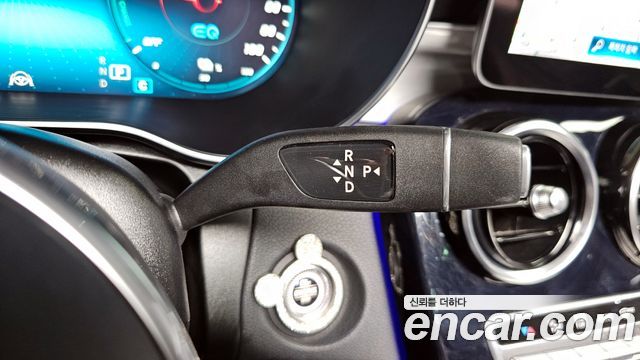 Mercedes-Benz GLC-Class GLC300e 4MATIC