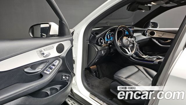 Mercedes-Benz GLC-Class GLC300e 4MATIC