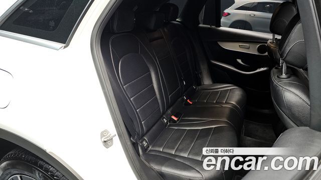 Mercedes-Benz GLC-Class GLC300e 4MATIC
