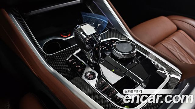BMW X6 M50i