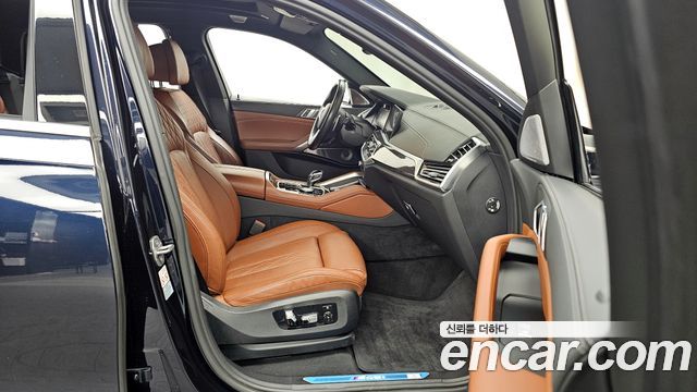 BMW X6 M50i