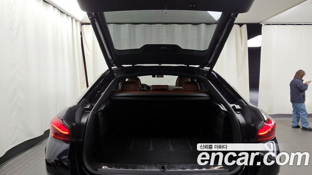 BMW X6 M50i