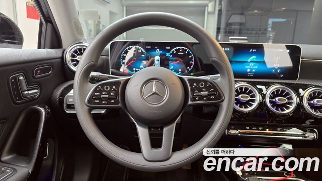 Mercedes-Benz A-Class A250 4MATIC Sedan