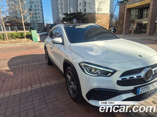 Mercedes-Benz GLA-Class GLA250 4MATIC