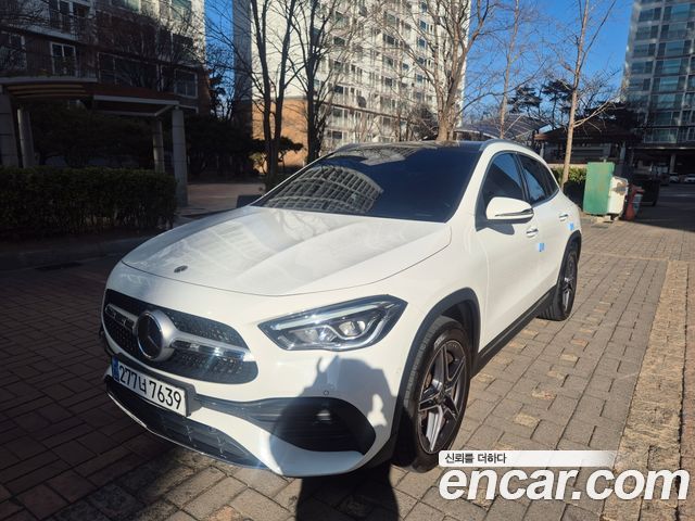Mercedes-Benz GLA-Class GLA250 4MATIC