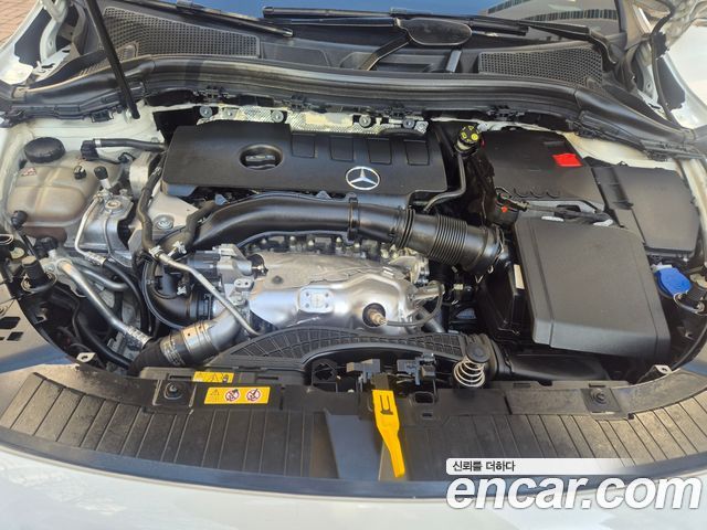 Mercedes-Benz GLA-Class GLA250 4MATIC