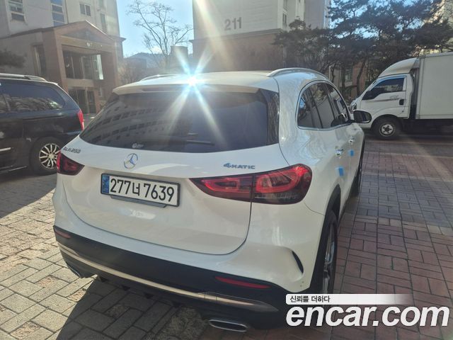 Mercedes-Benz GLA-Class GLA250 4MATIC