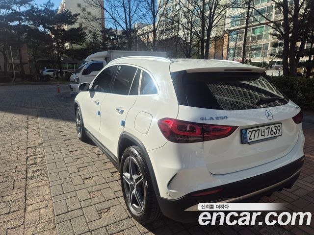 Mercedes-Benz GLA-Class GLA250 4MATIC