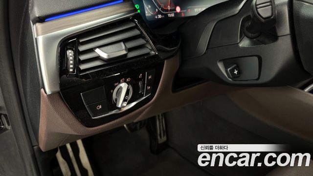 BMW 5-Series 523d M Sport