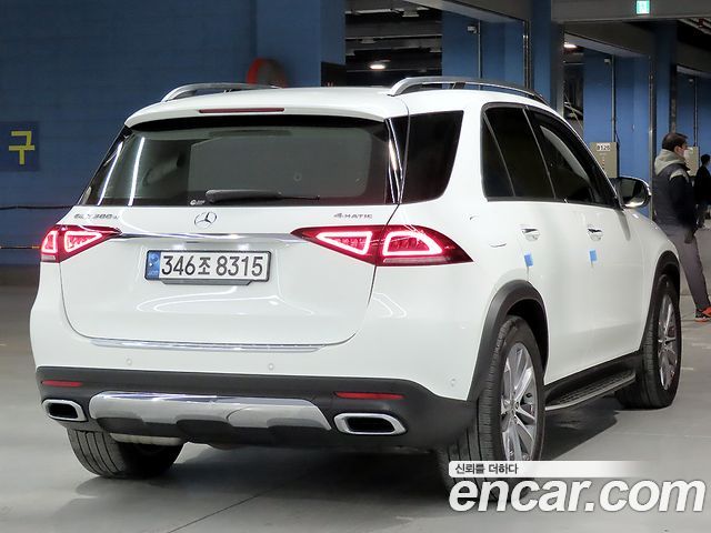 Mercedes-Benz GLE-Class GLE300d 4MATIC