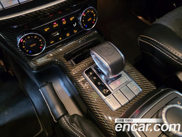 Mercedes-Benz G-Class G500