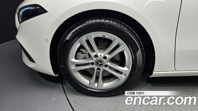 Mercedes-Benz A-Class A220 Hatchback