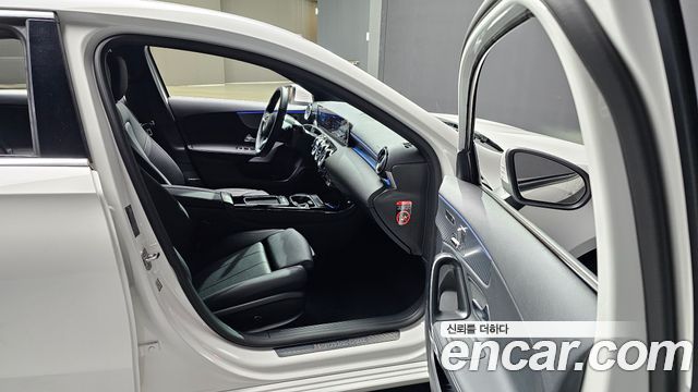 Mercedes-Benz A-Class A220 Hatchback