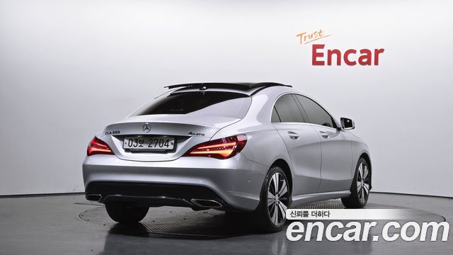 Mercedes-Benz CLA-Class CLA250 4MATIC