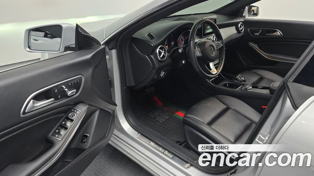 Mercedes-Benz CLA-Class CLA250 4MATIC
