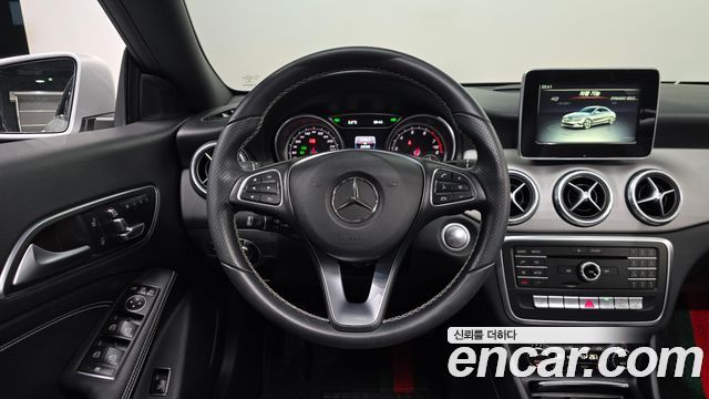Mercedes-Benz CLA-Class CLA250 4MATIC