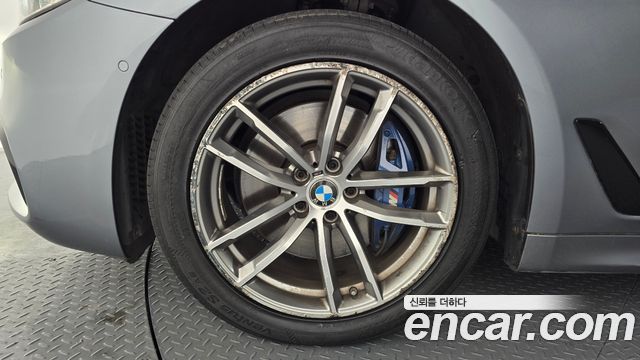 BMW 5-Series 530i xDrive M Sport Package Plus