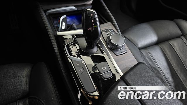BMW 5-Series 530i xDrive M Sport Package Plus